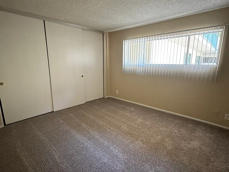 1187 E 3rd St #114 — Photo 20