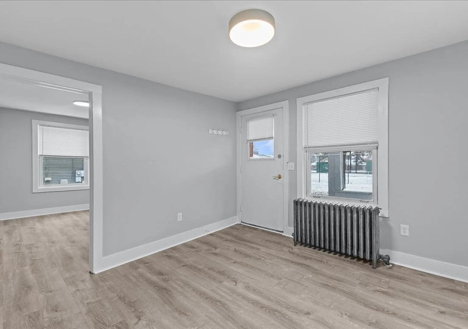 43-47 Willow St — Photo 4