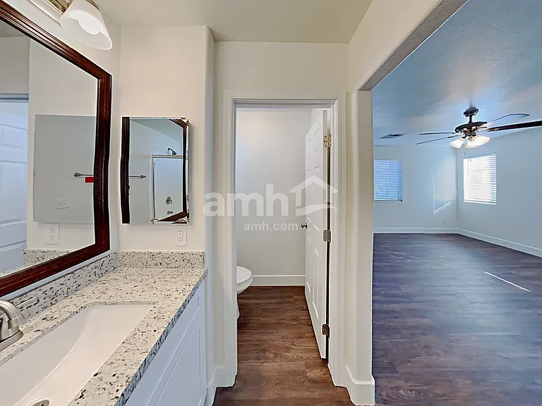 921 Shades End Ave — Photo 11