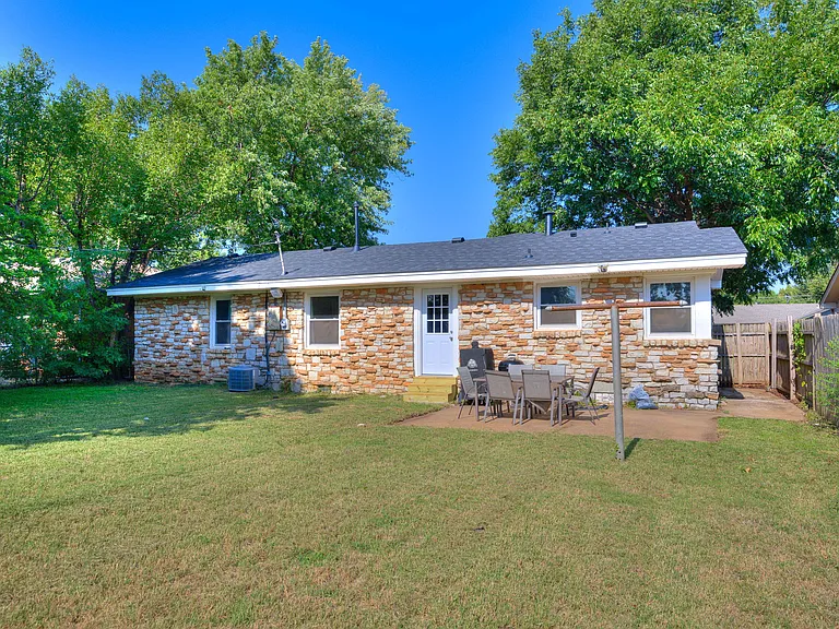 9608 Ridgeview Dr — Photo 35