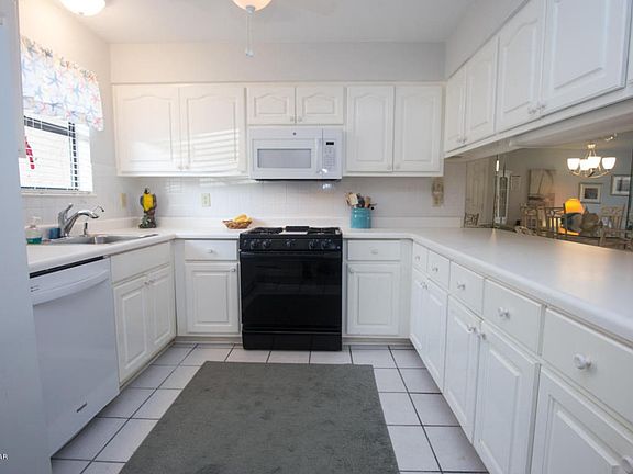 185 Grand Island Blvd-4