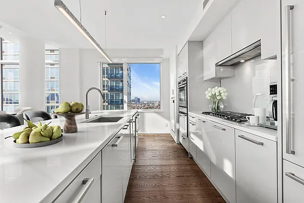 Rented by Compass | media 40