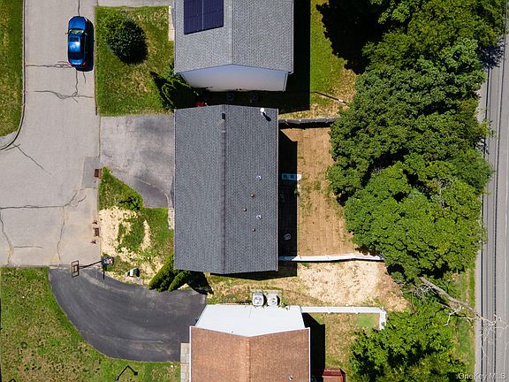 3rd image of 18 Mews Alley