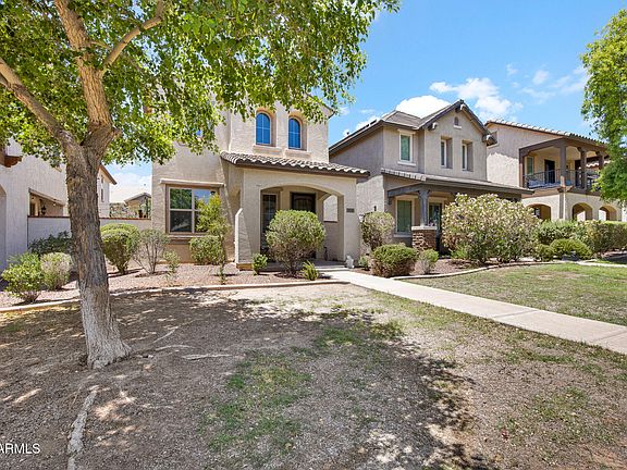 4th image of 3036 N ACACIA Way