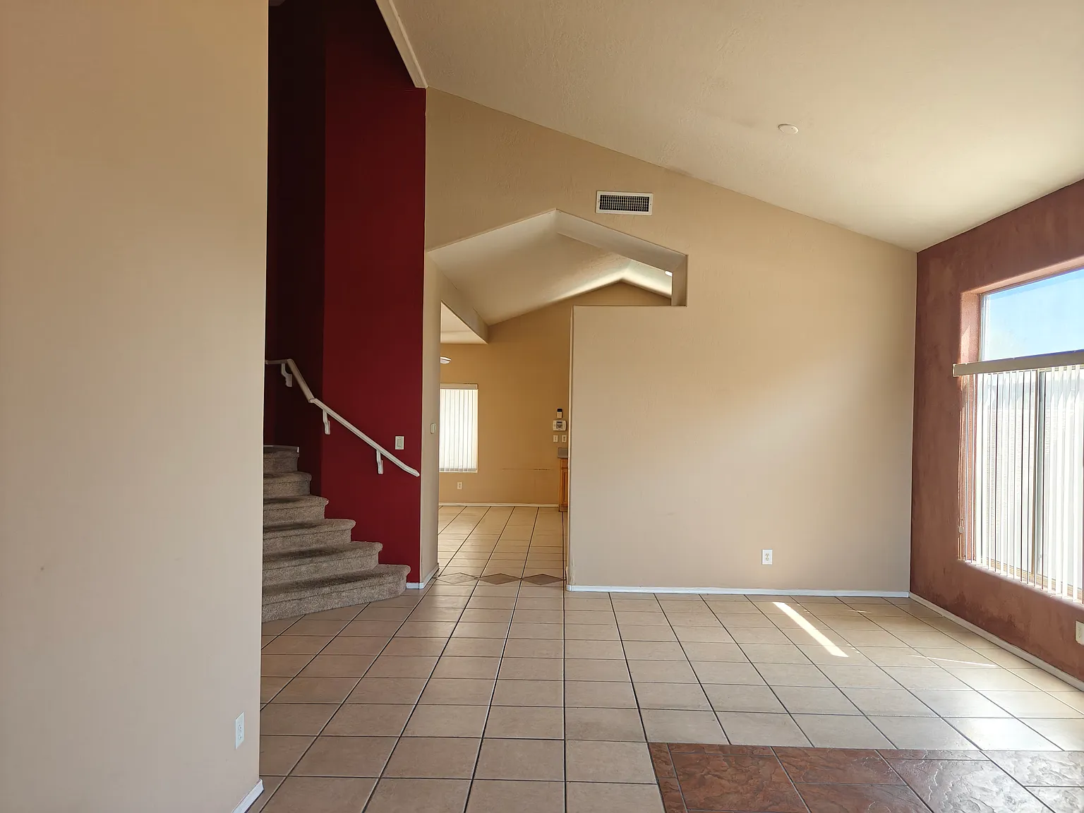 5 bed, 3086 sqft, $3,450 — Photo 3