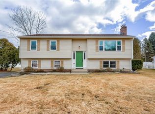 17 Eileen Ln, Enfield, CT 06082