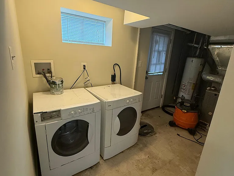 2301 Iverson St #4 — Photo 6