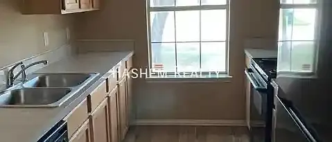 1516 Pine Ln — Photo 2
