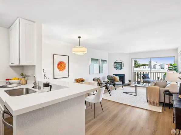 381 Half Moon Ln APT 312, Daly City, CA 94015