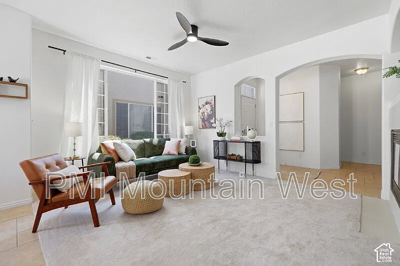3 bed, 2.5 bath, 1470 sqft, $2,295 — Photo 3