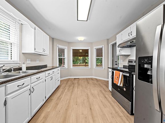5th image of 111 Portal Ln