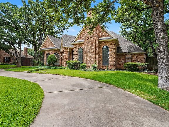 3rd image of 5 Creekmere Dr