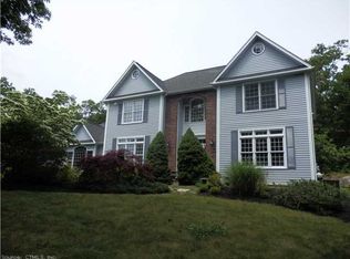27 Rodeo Dr, Monroe, CT 06468