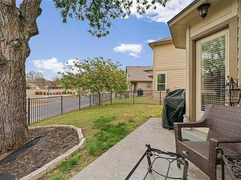 10804 Champ Ct — Photo 70