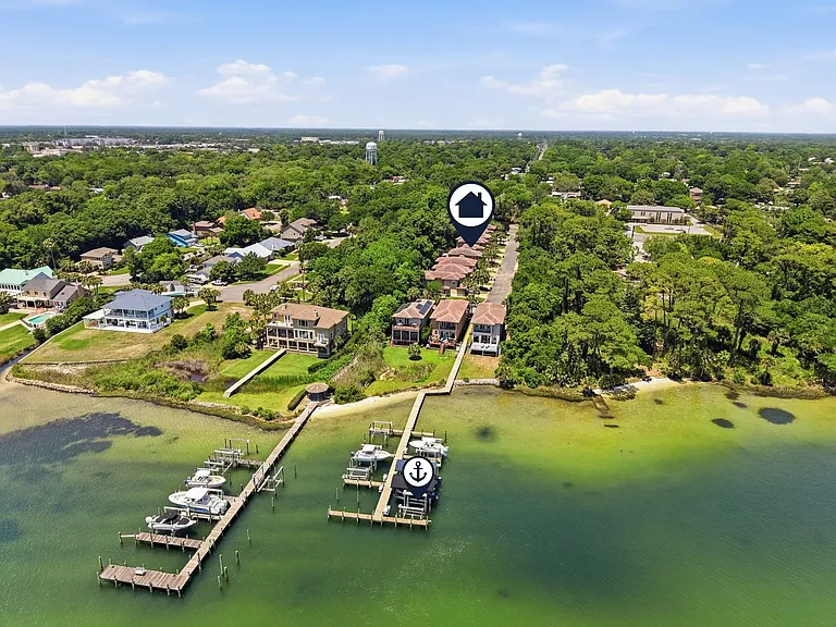 490 Soundview Ct — Photo 53
