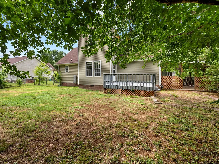 409 Kelsey Dr — Photo 32