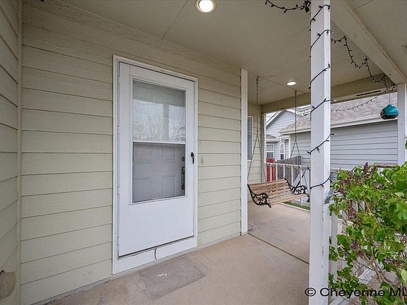 3rd image of 321 Medicine Bow Ave