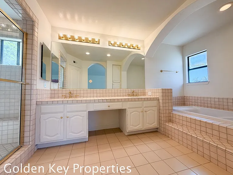 2230 Sara Way — Photo 17