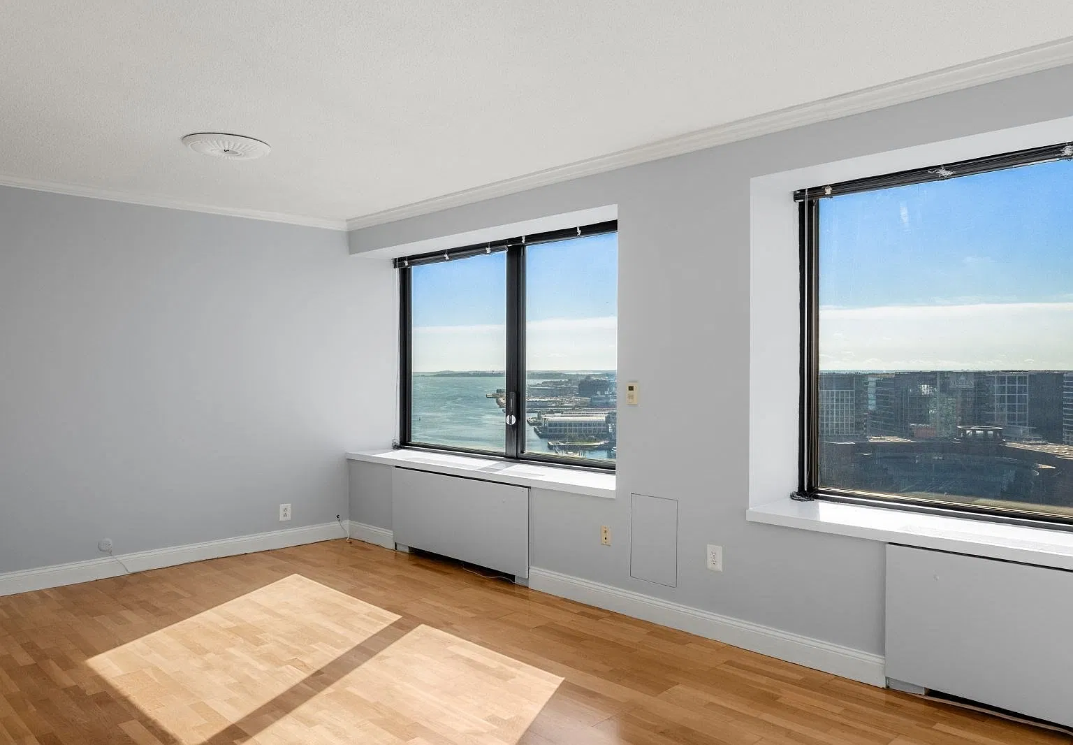 1 bed, 1.0 bath, 870 sqft, $3,000 — Photo 2