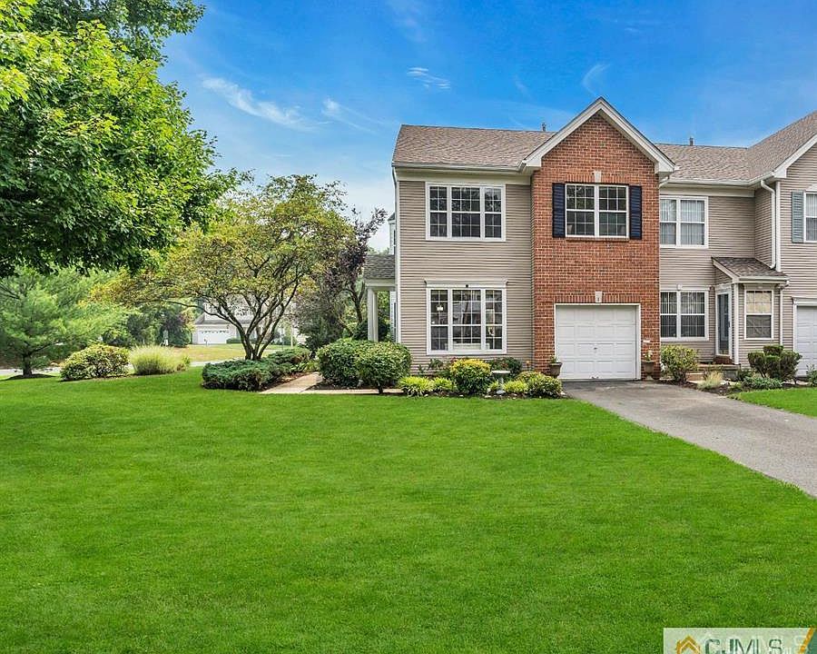 1st image of 1 Pennsbury Way