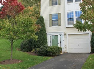 323 Murrays Ln, Pittsburgh, PA 15234