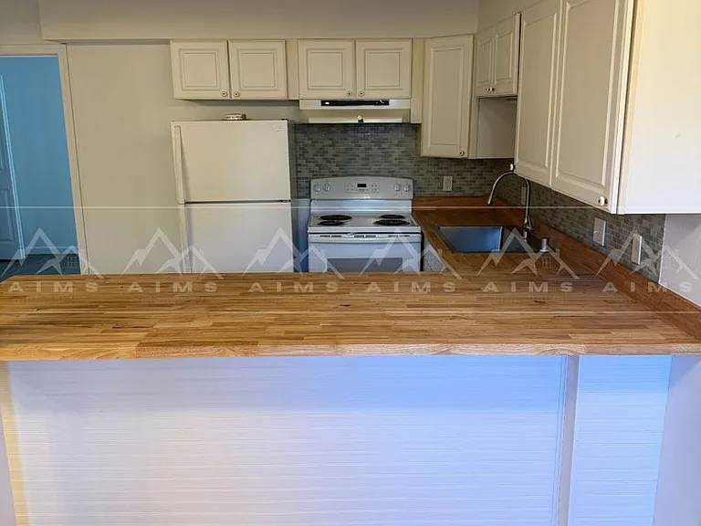 1435 Denali St — Photo 8