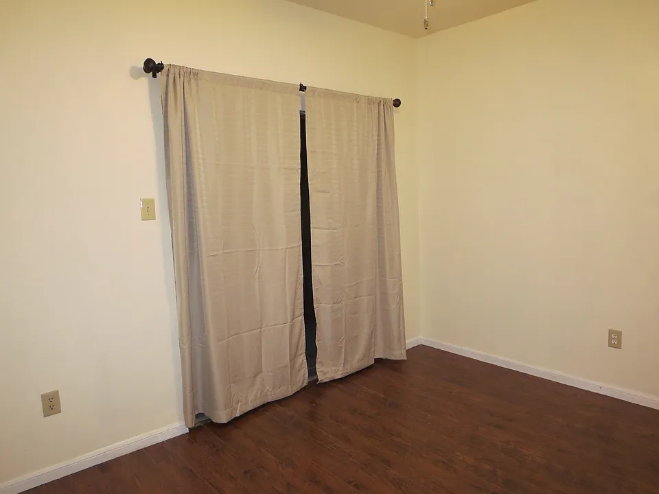2901 San Jacinto Blvd #207