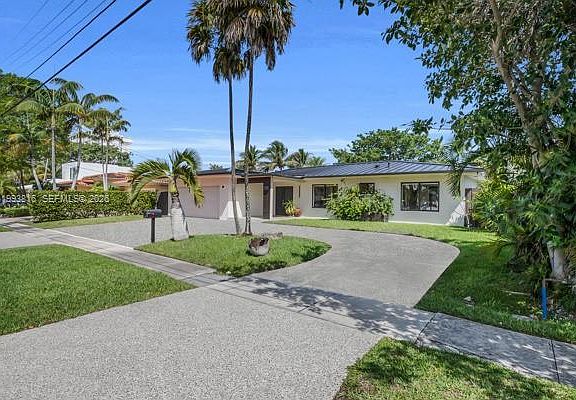 3rd image of 2025 Arch Creek Dr