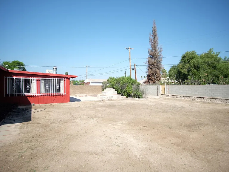 4917 E Timrod St — Photo 24