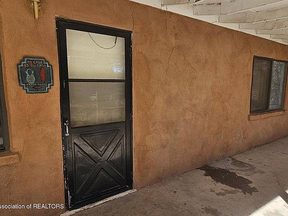 3rd image of 104 Hemlock Cir