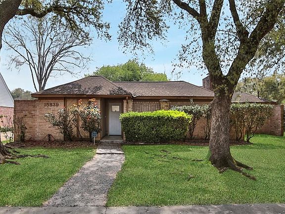 2nd image of 15839 Sandy Hill Dr