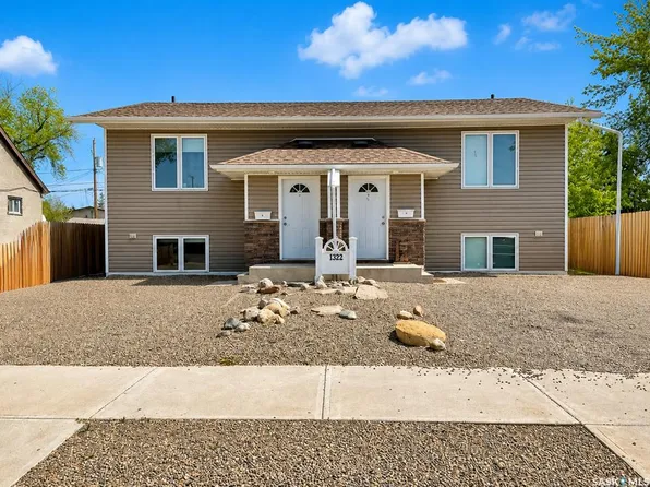 UNIT A & B-1322 107th STREET, North Battleford, SK S9A 1Z7