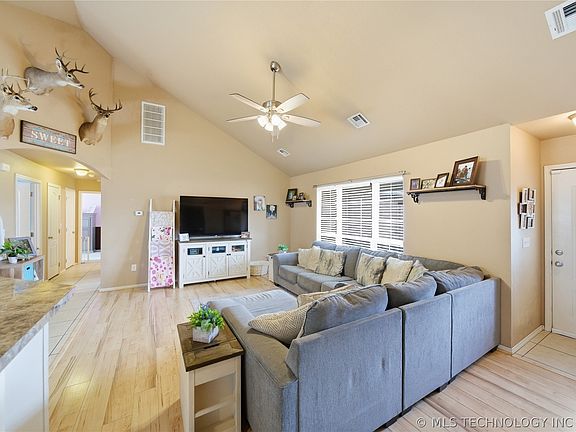 5th image of 9212 E Shiloh Rd