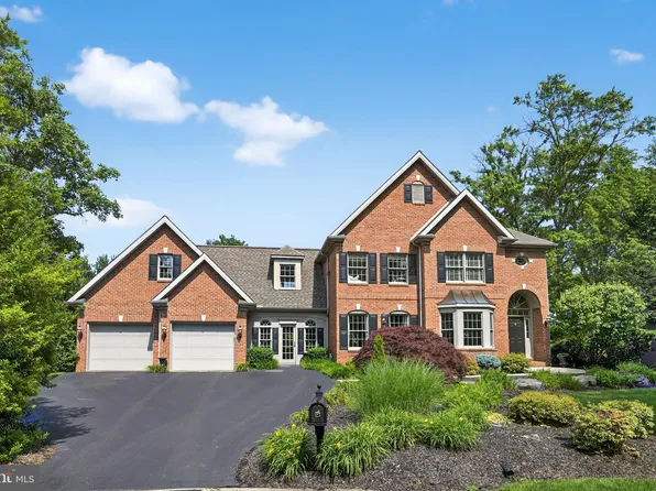 54 Oakhill Dr, Lititz, PA 17543