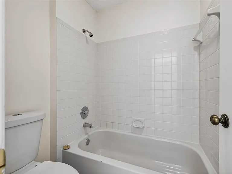 4843 Napoli Ct NE — Photo 15