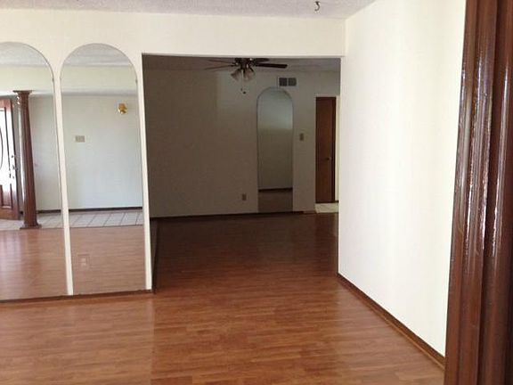 3rd image of 10678 Janway Dr