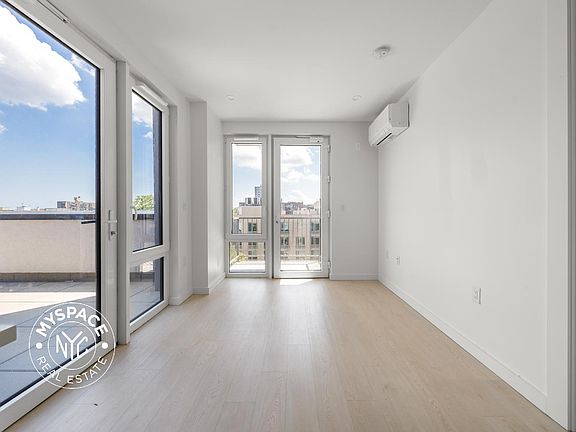 3rd image of 1499 Bedford Ave #8D