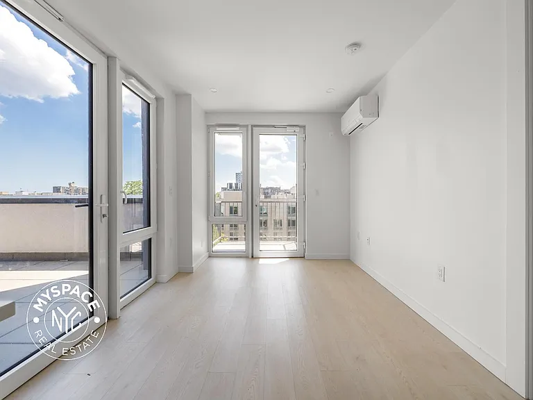 1499 Bedford Ave #7C — Photo 4