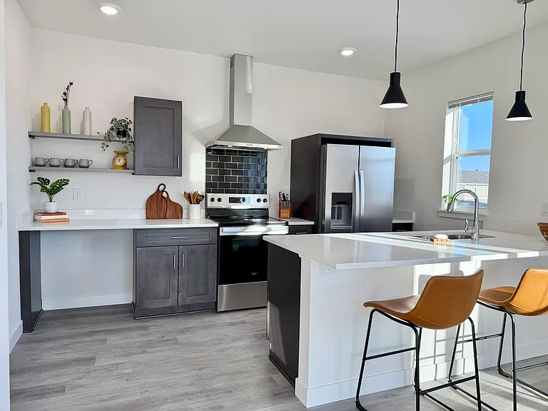 Point Gardens Apartments — Photo 9