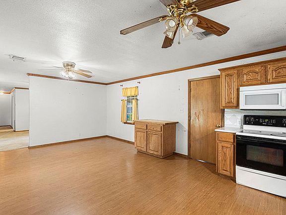 2nd image of 510 Country Ln