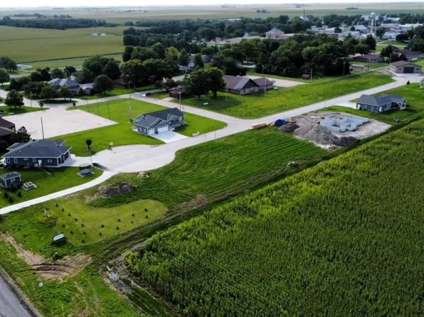 801 Saltzman Dr, Shickley, NE 68436