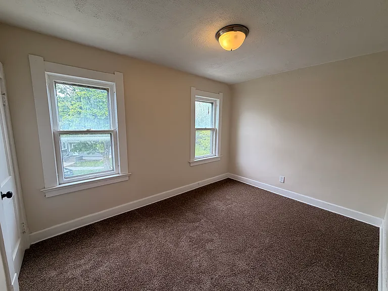 3218 Cottage Ave — Photo 9