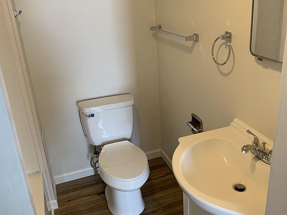 3rd image of 214-216 N Queen St #216-4