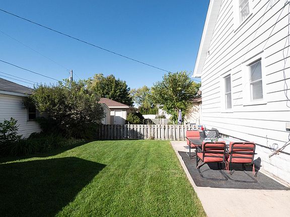 4th image of 2131 S 62nd STREET