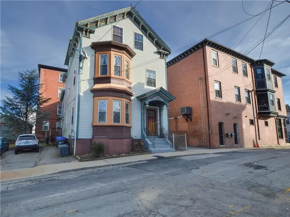 3 Ames St #2, Providence, RI 02909