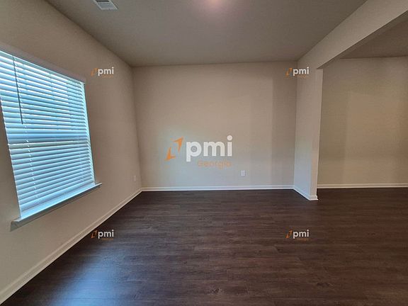 4th image of 533 Moline Way