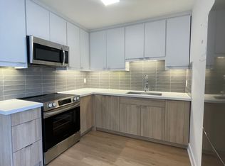 10 Hill Heights, Toronto, ON M8Y 1Z1