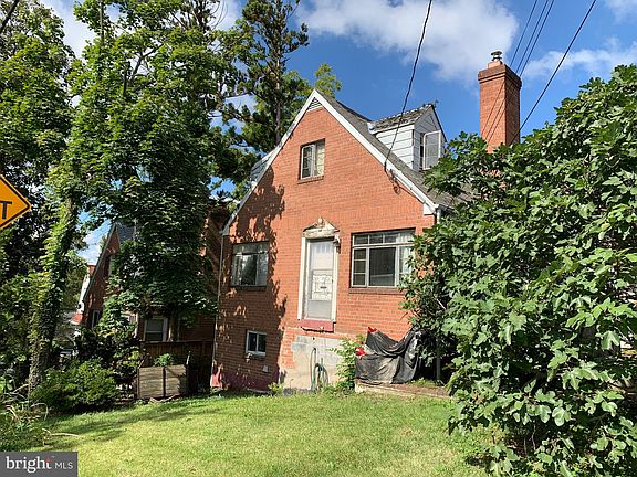 4th image of 6008 Bryn Mawr Ave