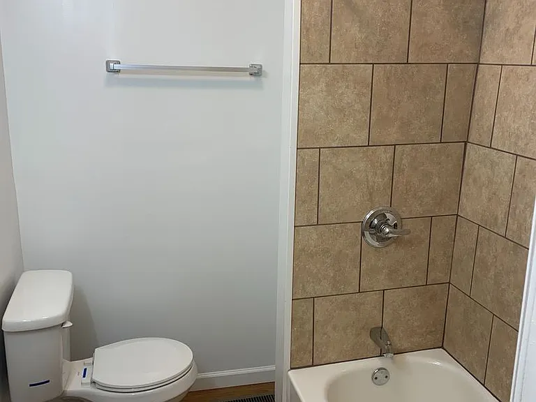 222 E Philadelphia St #1 — Photo 2