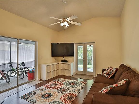 4th image of 2415 Camden Oaks Pl